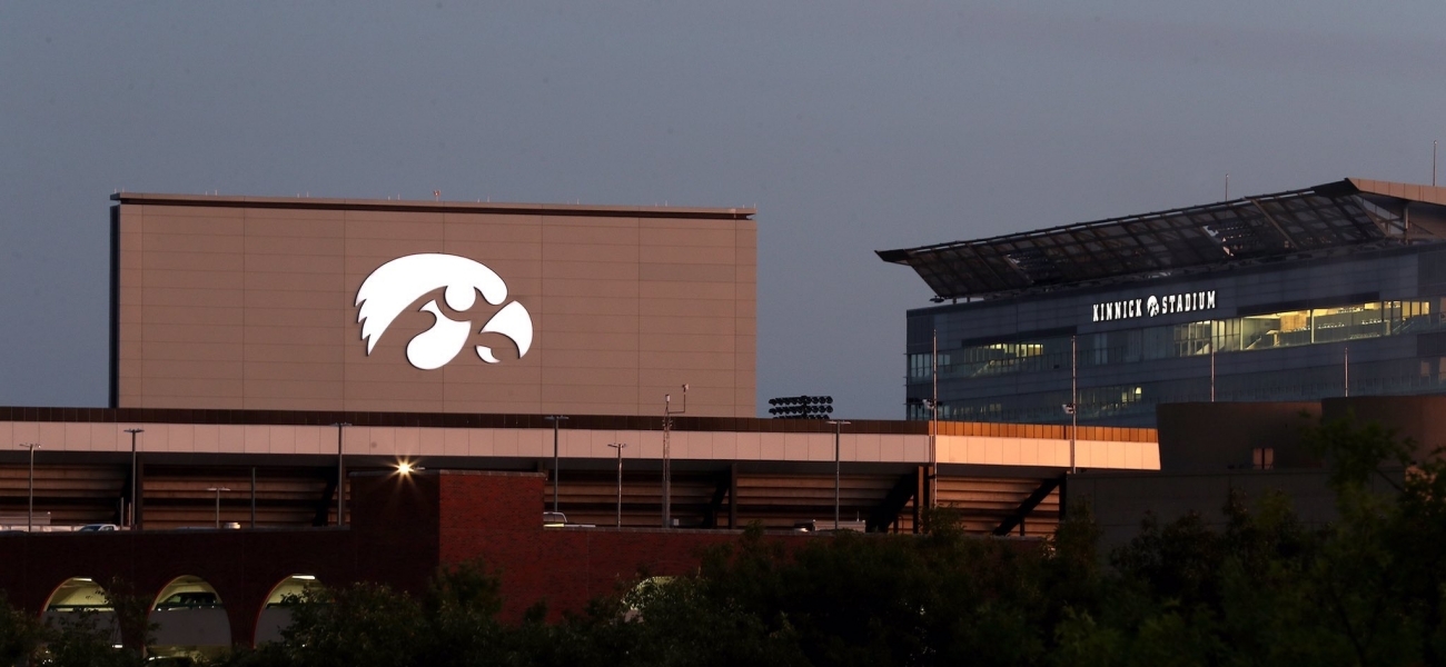 Kinnick Outdoor Signage Hawkeye 2 1300